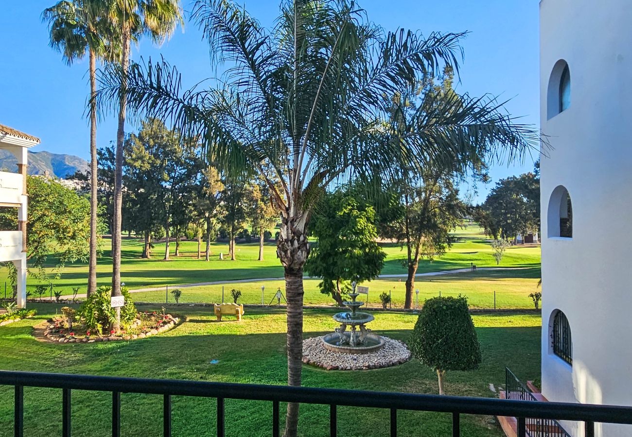 Apartamento en Mijas Costa - Apartamento de dos dormitorios en primera línea de golf, Mijas Golf