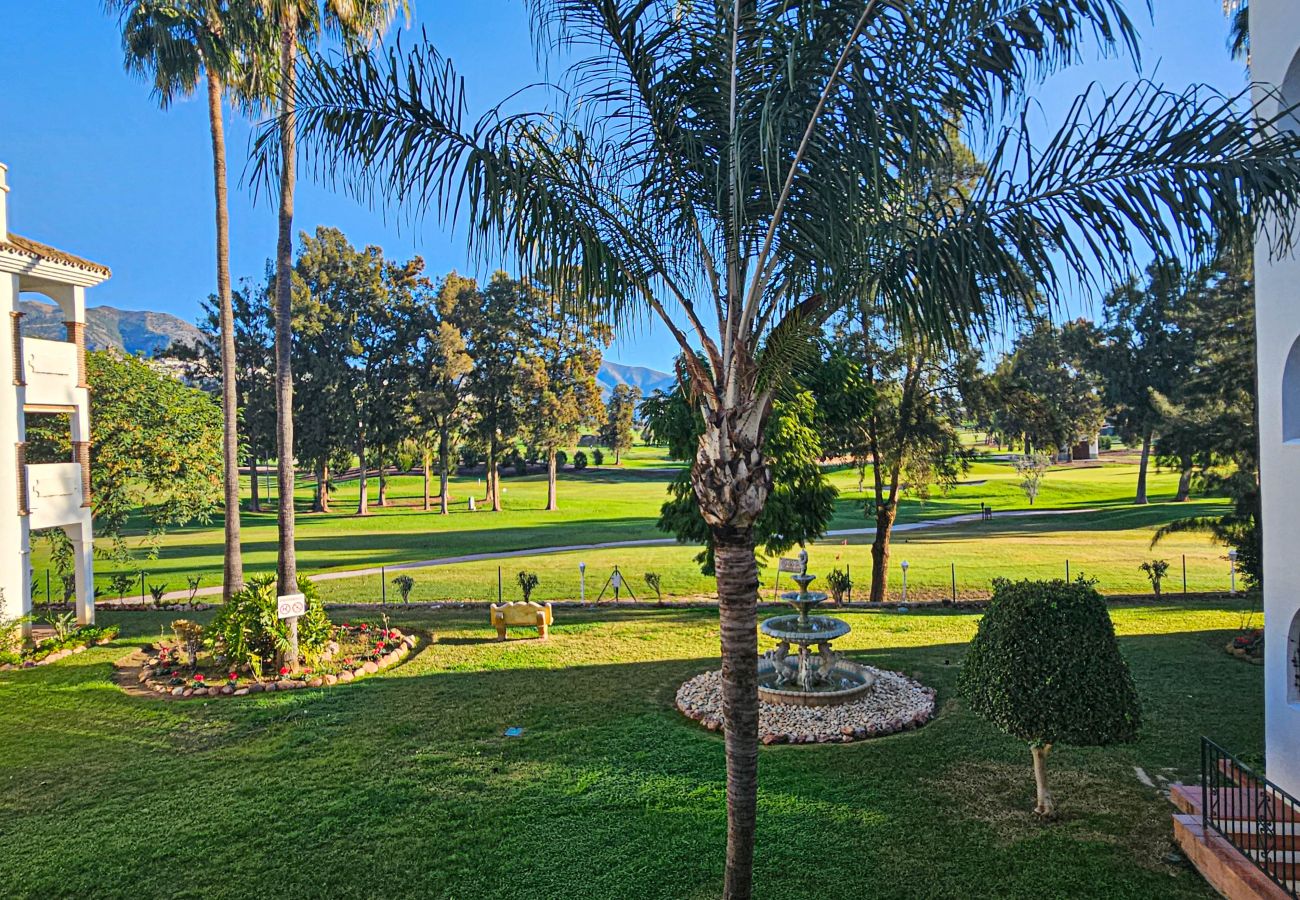 Apartamento en Mijas Costa - Apartamento de dos dormitorios en primera línea de golf, Mijas Golf