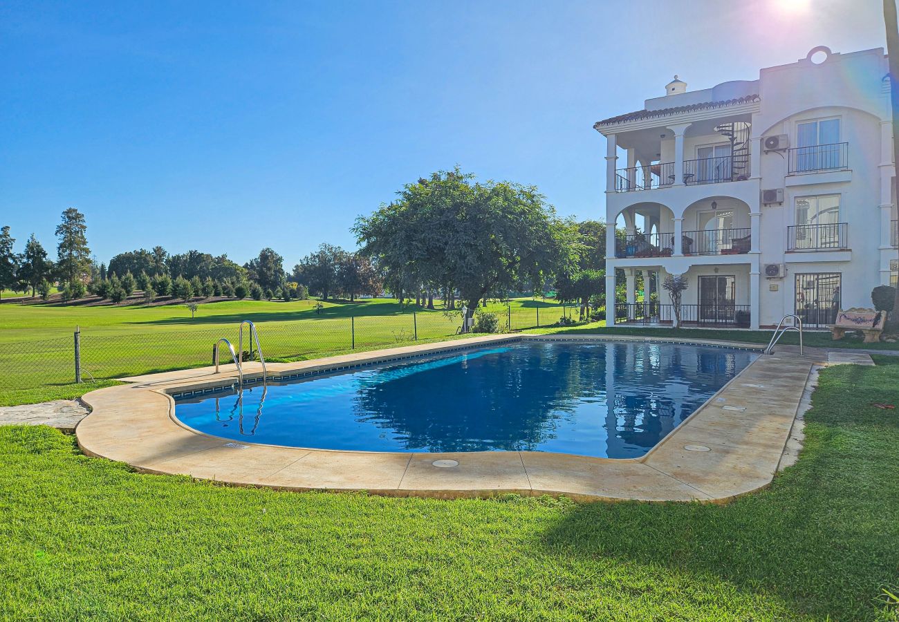Apartamento en Mijas Costa - Apartamento de dos dormitorios en primera línea de golf, Mijas Golf