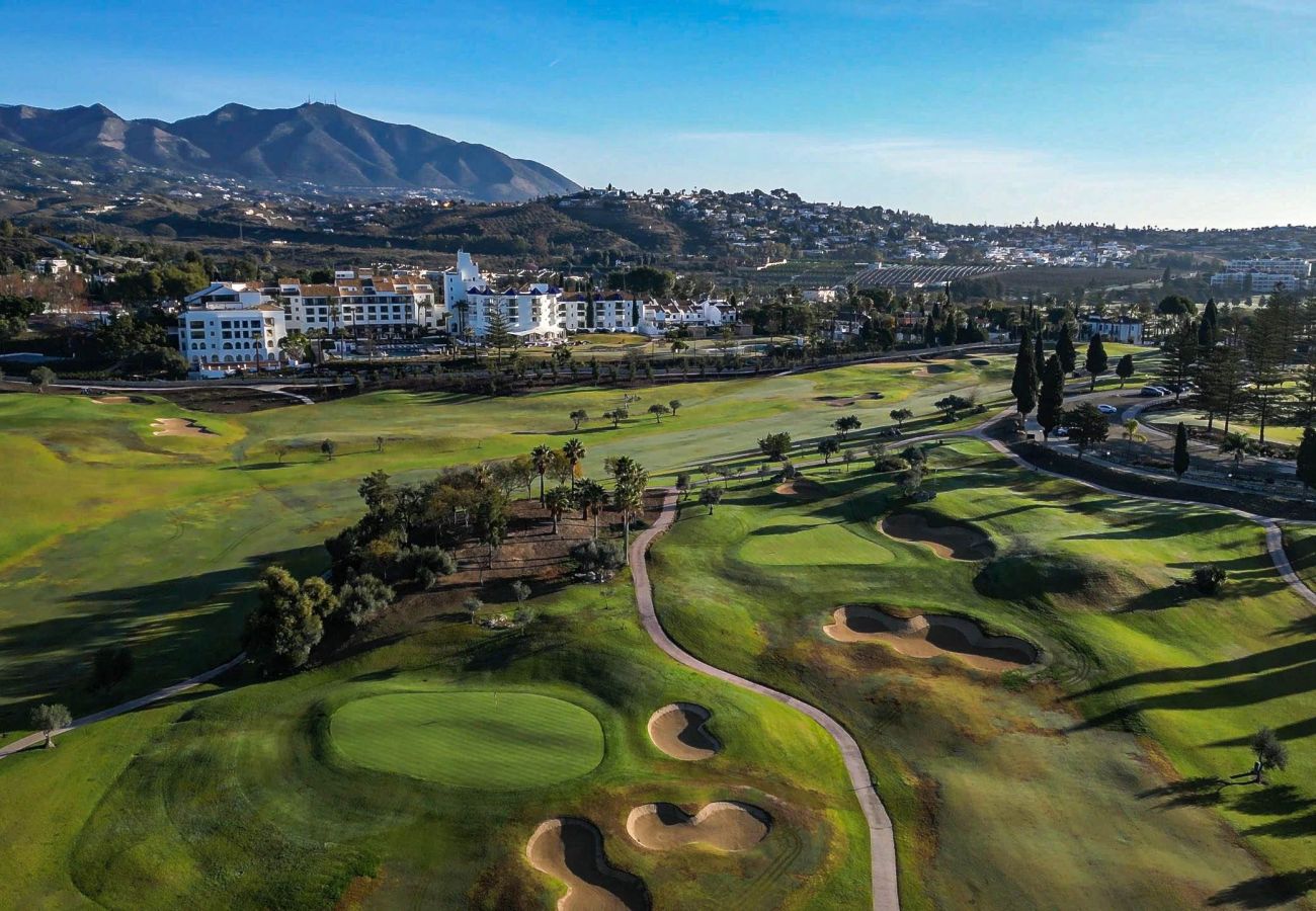 Apartamento en Mijas Costa - Apartamento de dos dormitorios en primera línea de golf, Mijas Golf