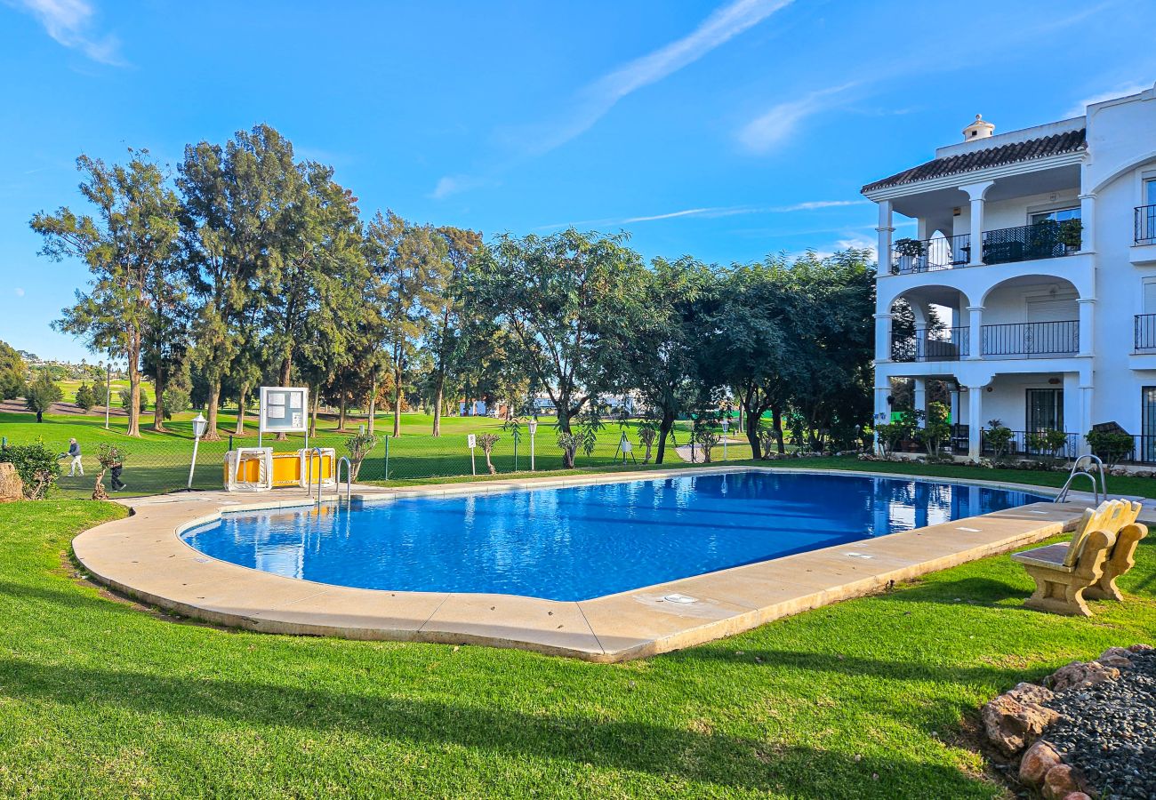 Apartamento en Mijas Costa - Apartamento de dos dormitorios en primera línea de golf, Mijas Golf