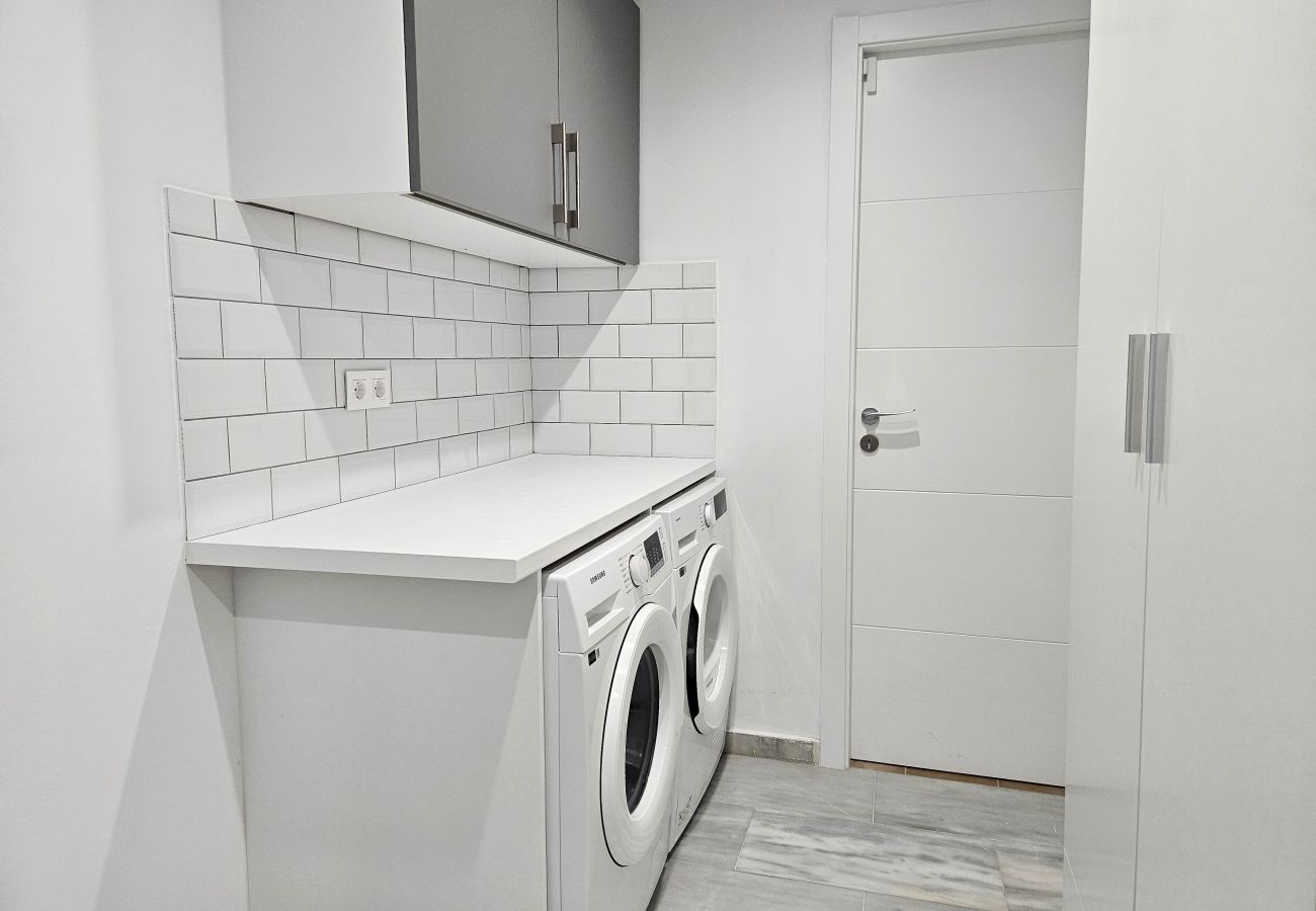 Villa en Marbella - Casa de cuatro dormitorios con piscina privada.