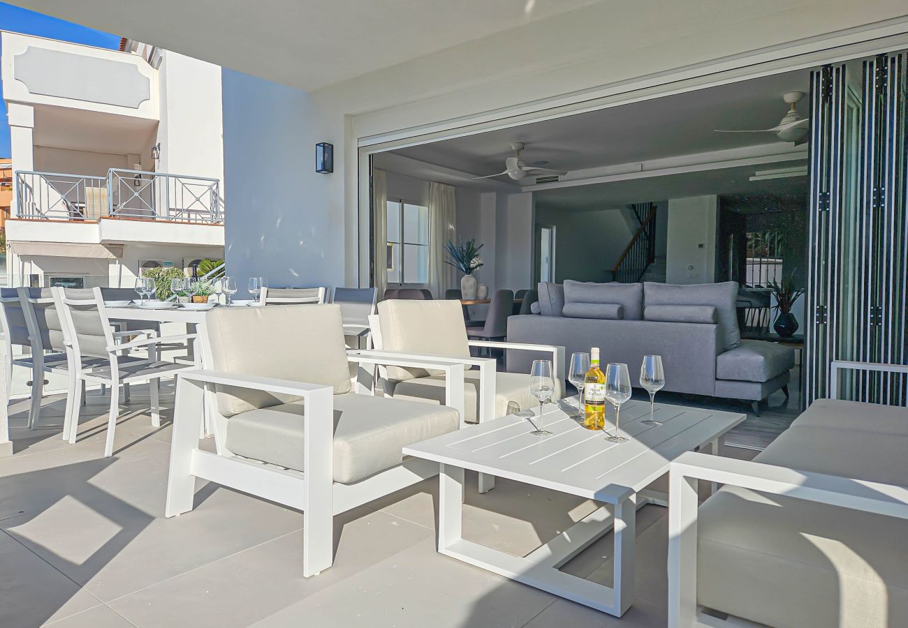 Villa en Marbella - Casa de cuatro dormitorios con piscina privada.