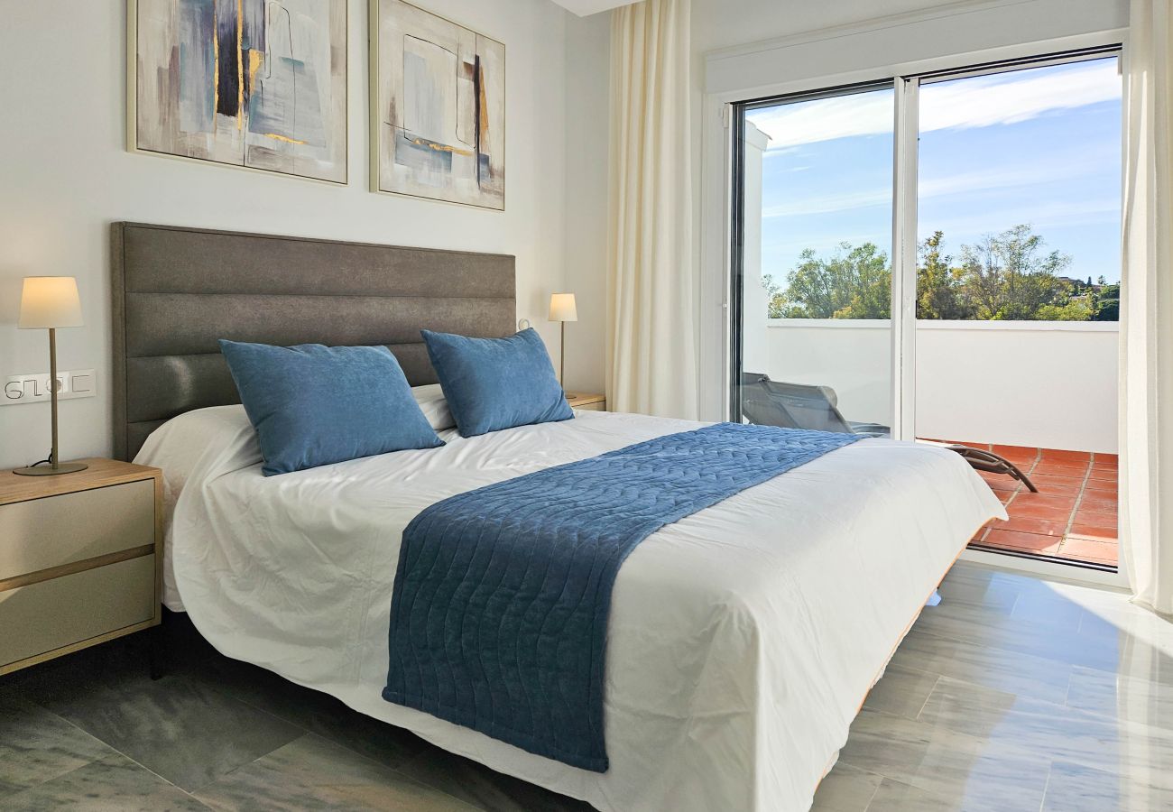 Villa en Marbella - Casa de cuatro dormitorios con piscina privada.