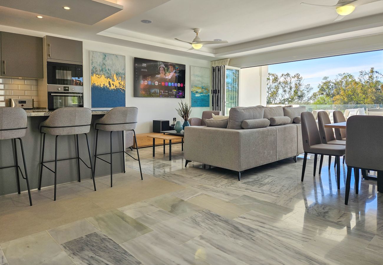 Villa en Marbella - Casa de cuatro dormitorios con piscina privada.