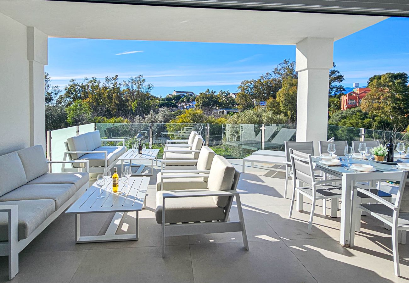 Villa en Marbella - Casa de cuatro dormitorios con piscina privada.