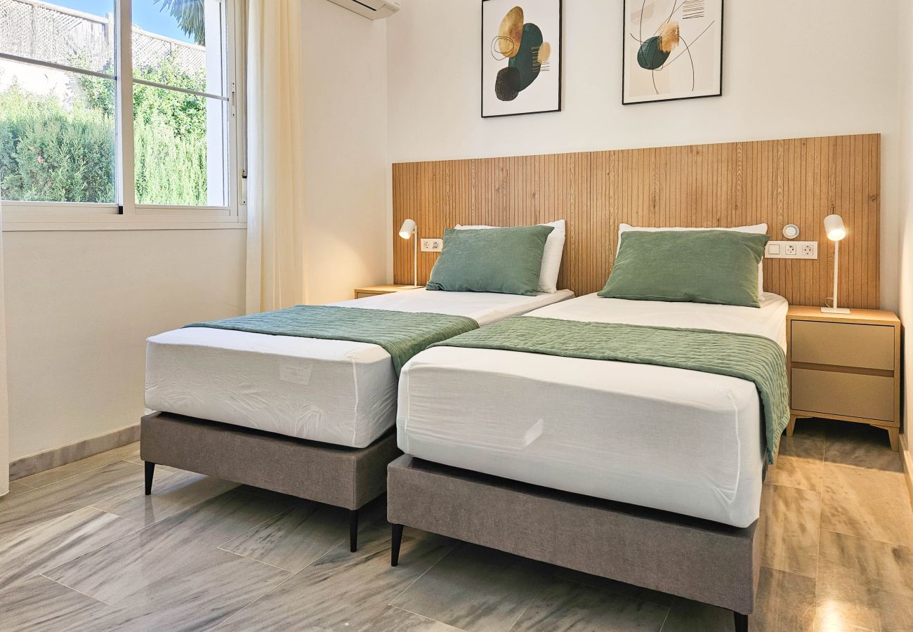 Villa en Marbella - Casa de cuatro dormitorios con piscina privada.