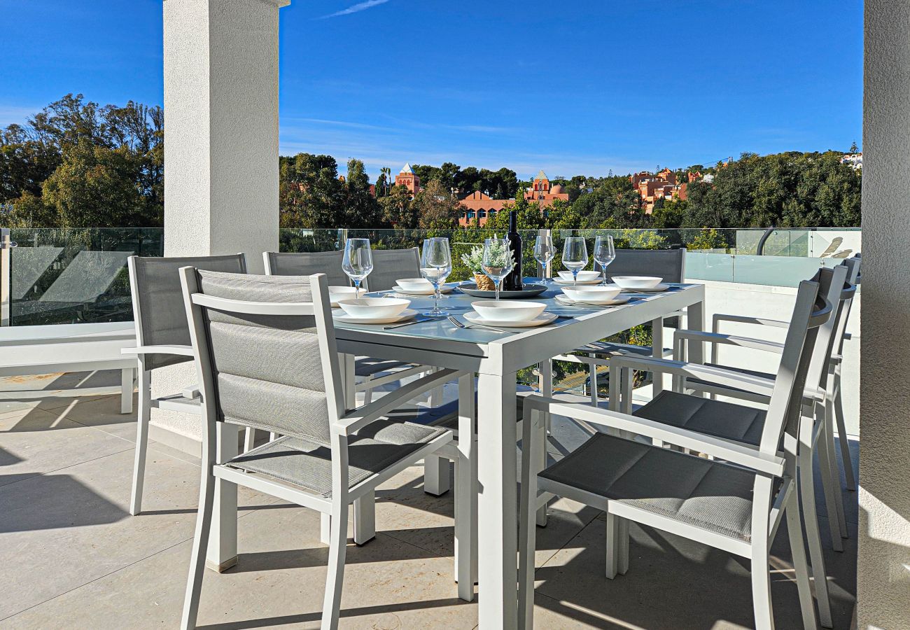 Villa en Marbella - Casa de cuatro dormitorios con piscina privada.