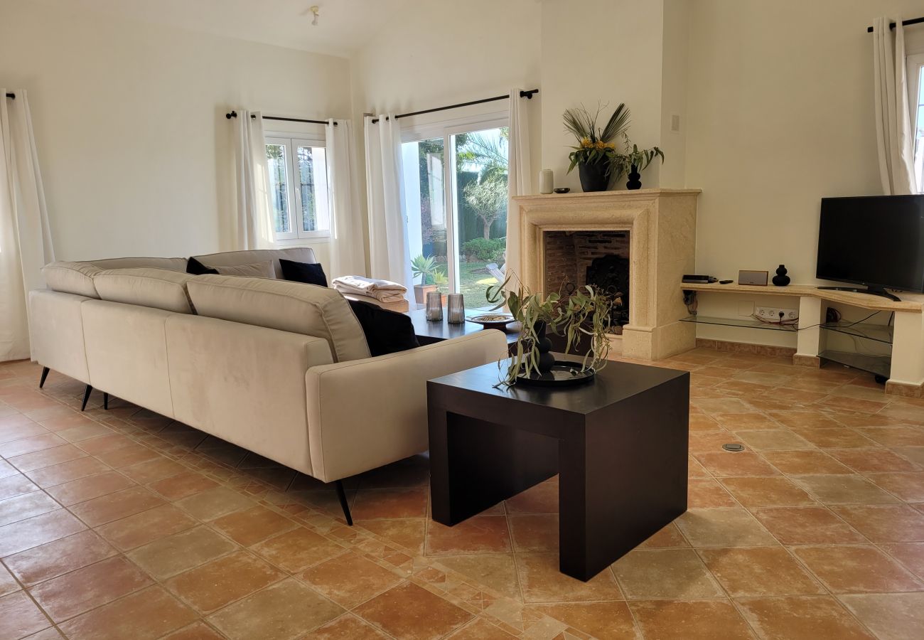 Villa en Mijas - Villa de 3 dormitorios con piscina privada en Voltecado