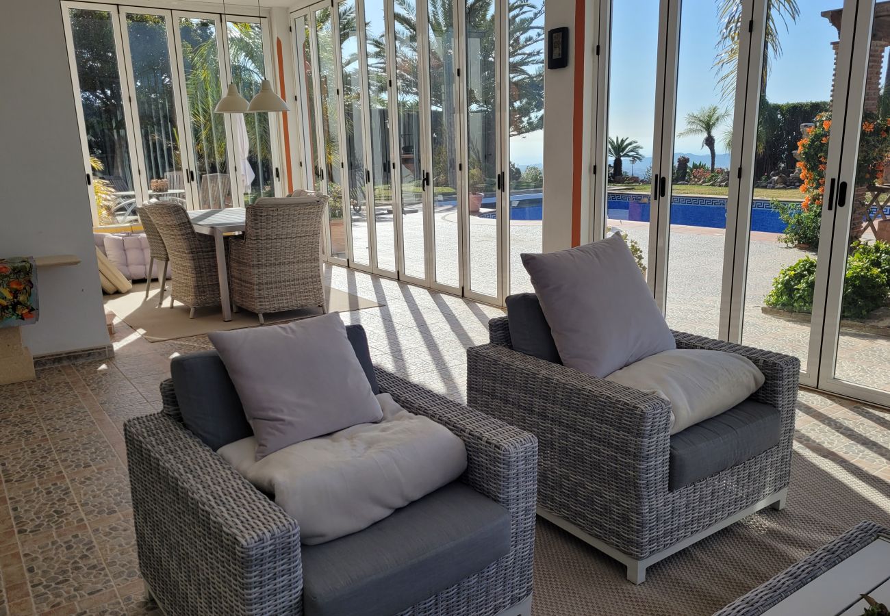 Villa en Mijas - Villa de 3 dormitorios con piscina privada en Voltecado