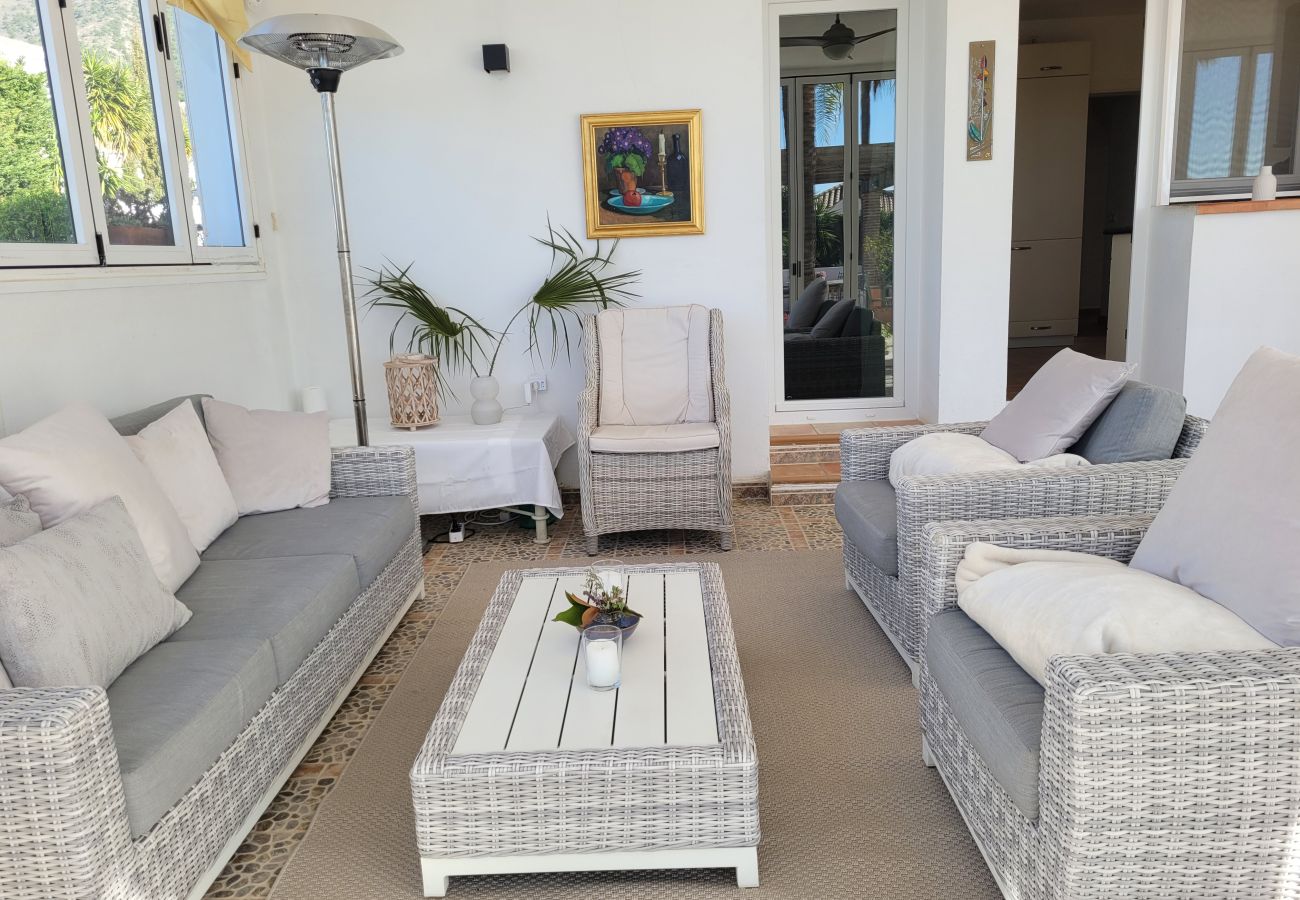 Villa en Mijas - Villa de 3 dormitorios con piscina privada en Voltecado