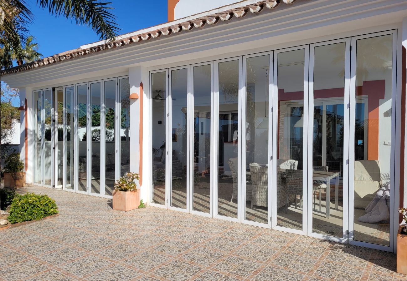 Villa en Mijas - Villa de 3 dormitorios con piscina privada en Voltecado