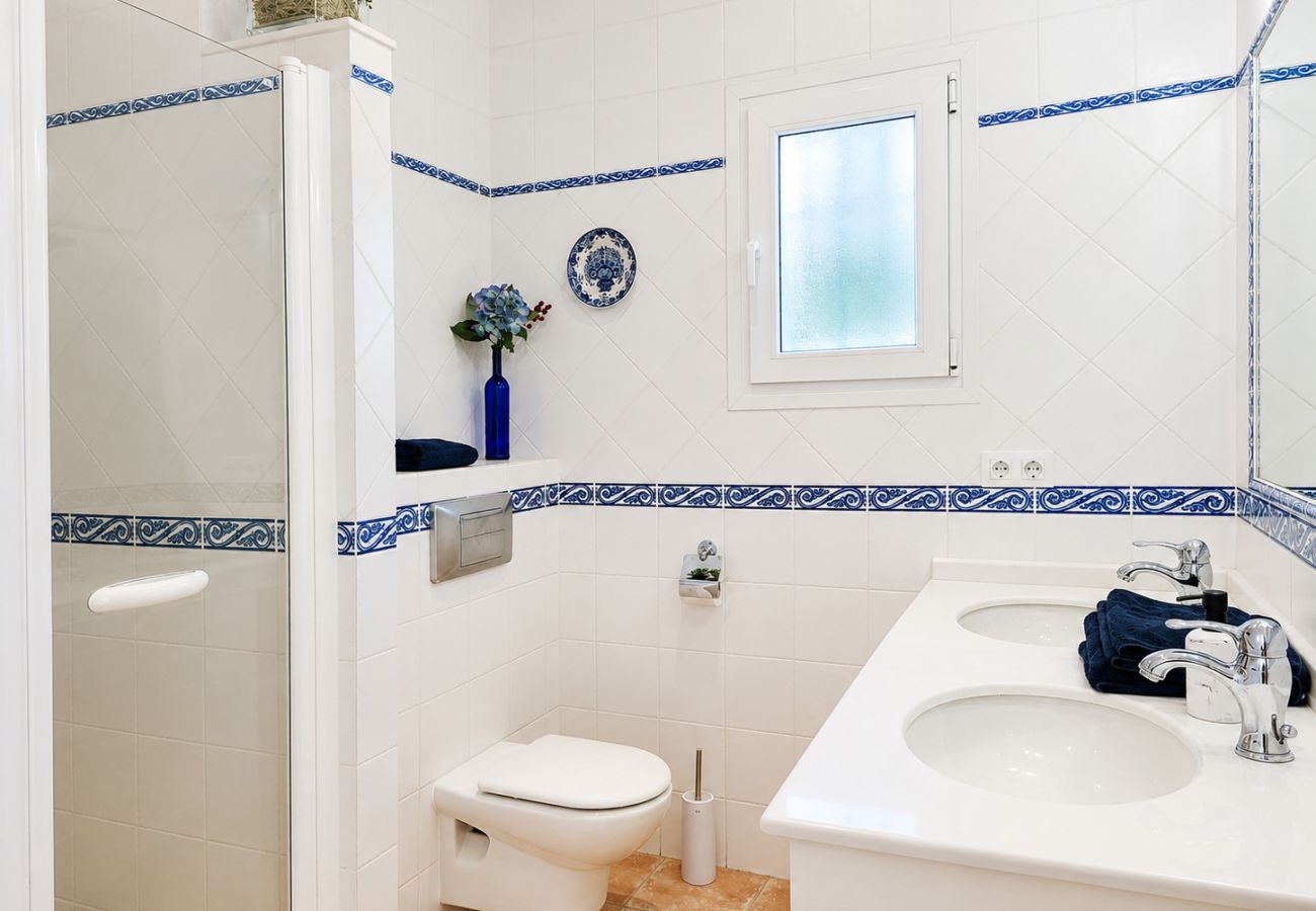 Villa en Mijas Costa - Villa de 3 dormitorios y piscina privada, Valtocado