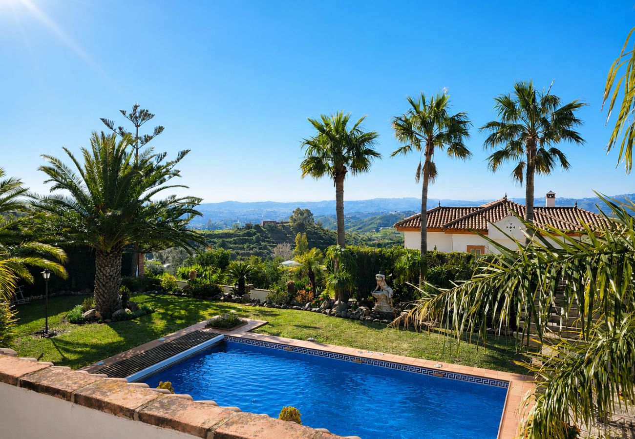 Villa en Mijas Costa - Villa de 3 dormitorios y piscina privada, Valtocado