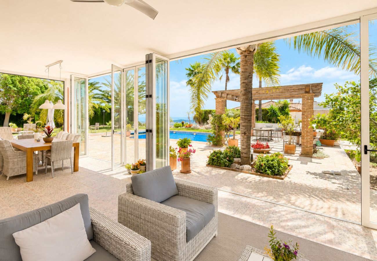 Villa en Mijas Costa - Villa de 3 dormitorios y piscina privada, Valtocado