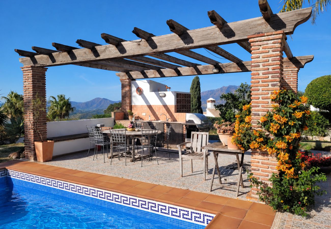 Villa en Mijas Costa - Villa de 3 dormitorios y piscina privada, Valtocado