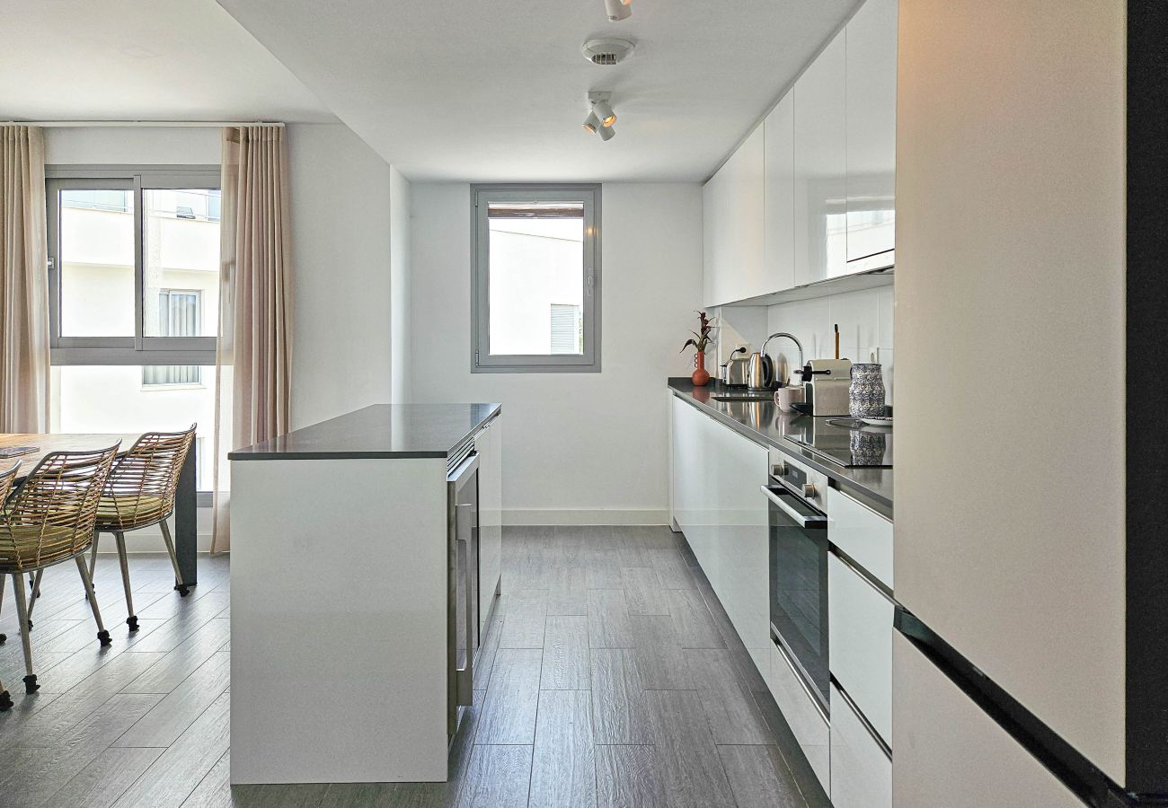 Apartamento en Mijas Costa - Apartamento de 3 habitaciones, vistas al mar/4 piscinas/gym/pádel