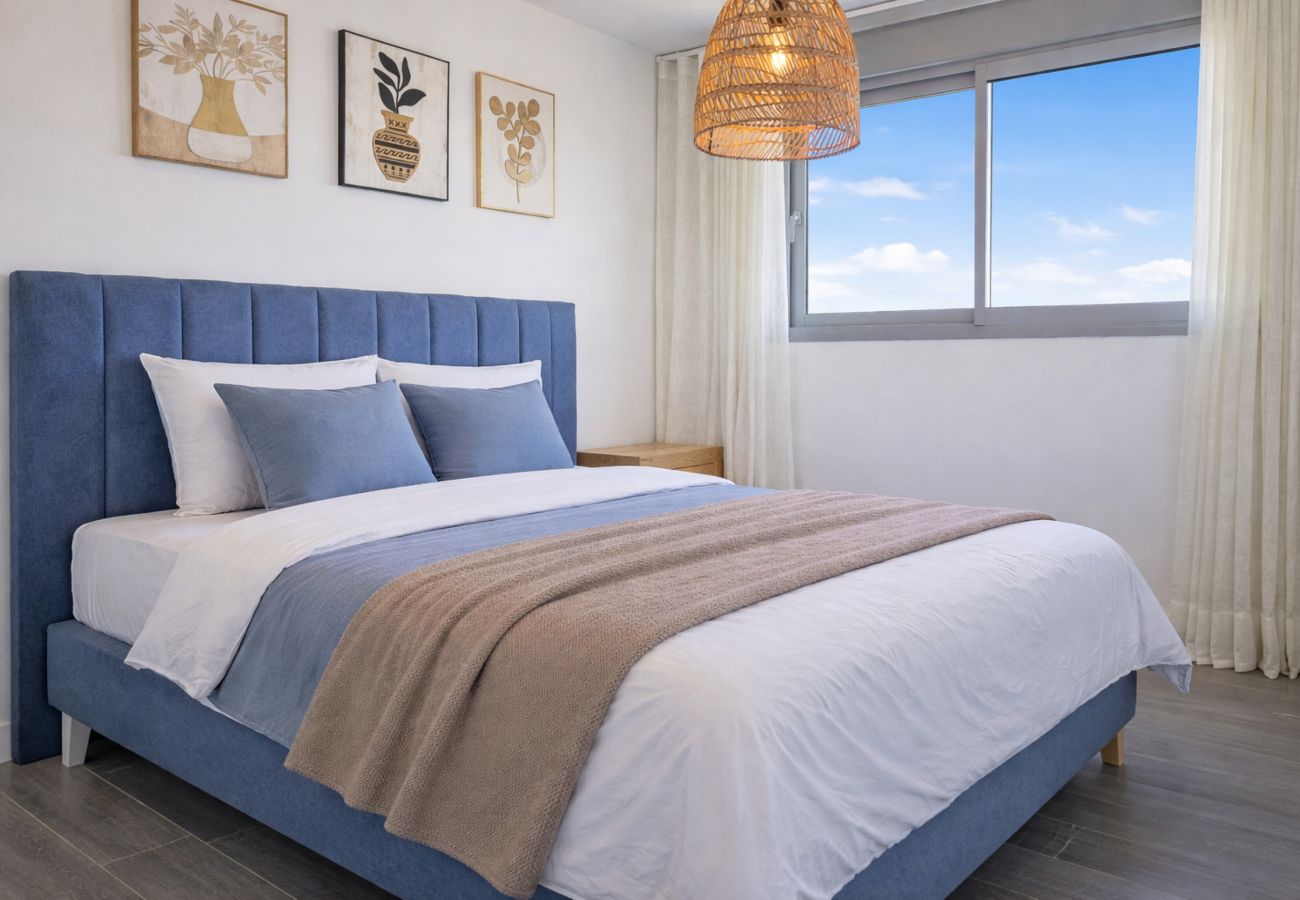 Apartamento en Mijas Costa - Apartamento de 3 habitaciones, vistas al mar/4 piscinas/gym/pádel