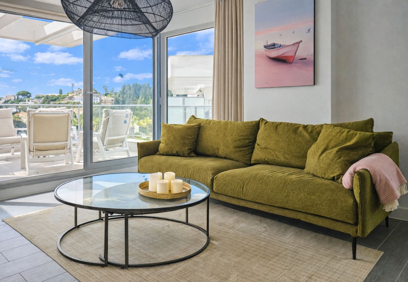 Apartamento en Mijas Costa - Apartamento de 3 habitaciones, vistas al mar/4 piscinas/gym/pádel