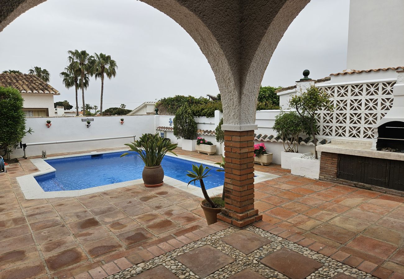 Villa en Mijas Costa - Villa de 3 dormitorios con piscina privada, Las Farolas