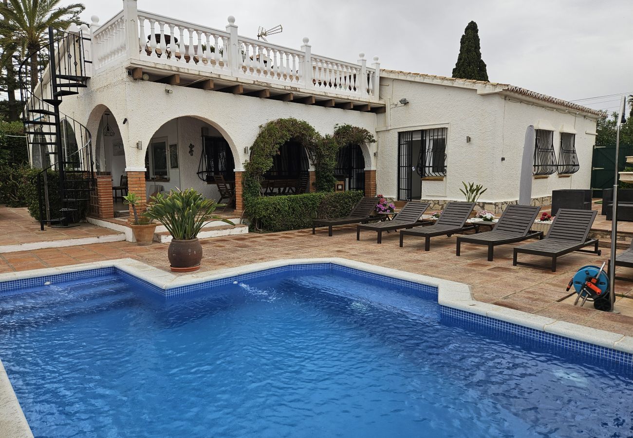 Villa en Mijas Costa - Villa de 3 dormitorios con piscina privada, Las Farolas