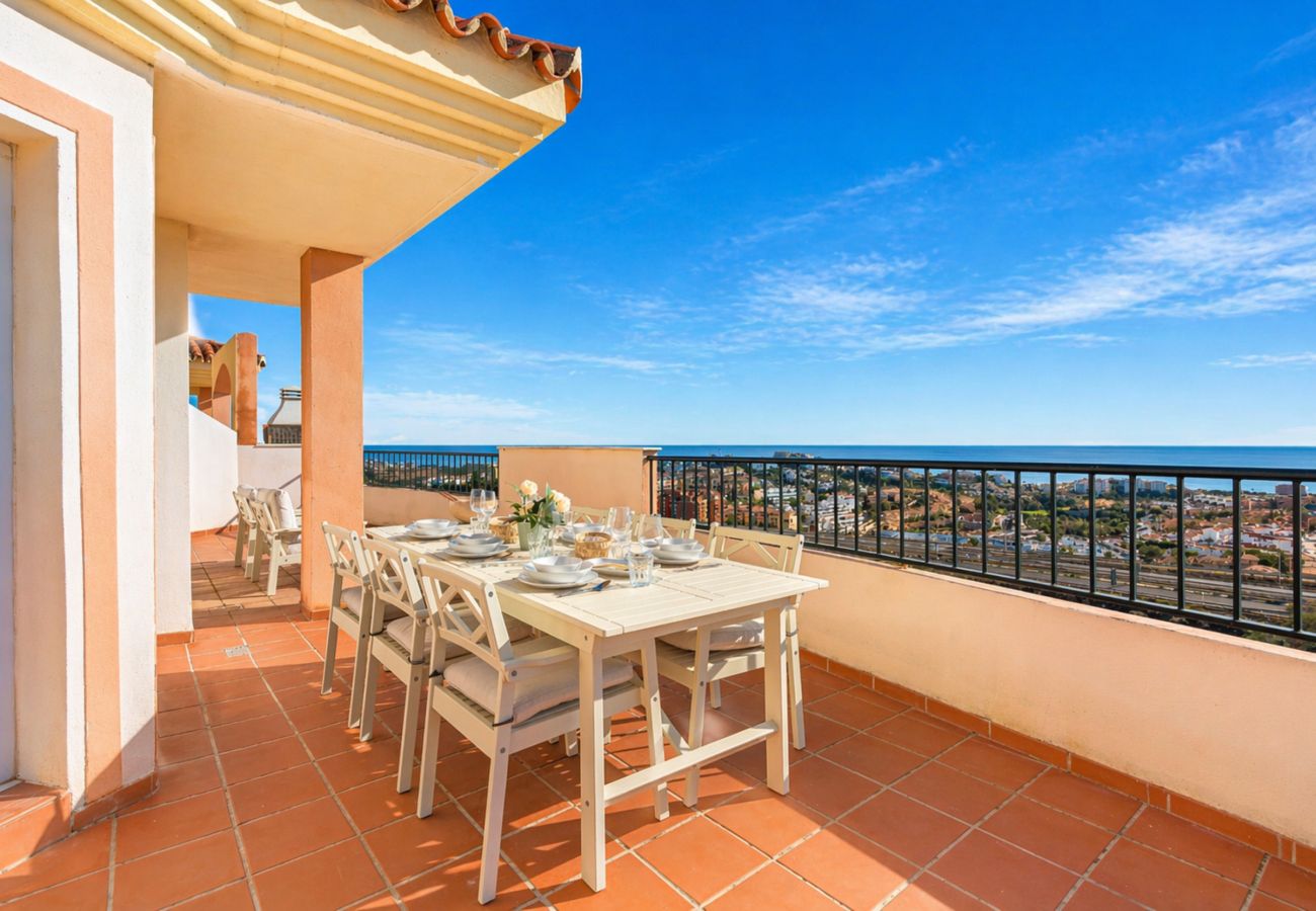 Apartamento en Mijas Costa - Amplio ático de 2 dormitorios con vistas al mar.