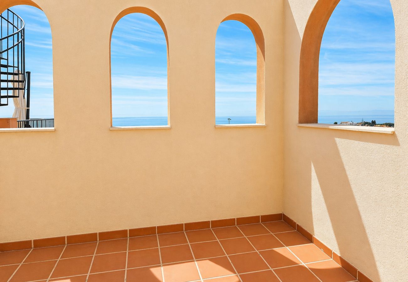 Apartamento en Mijas Costa - Amplio ático de 2 dormitorios con vistas al mar.