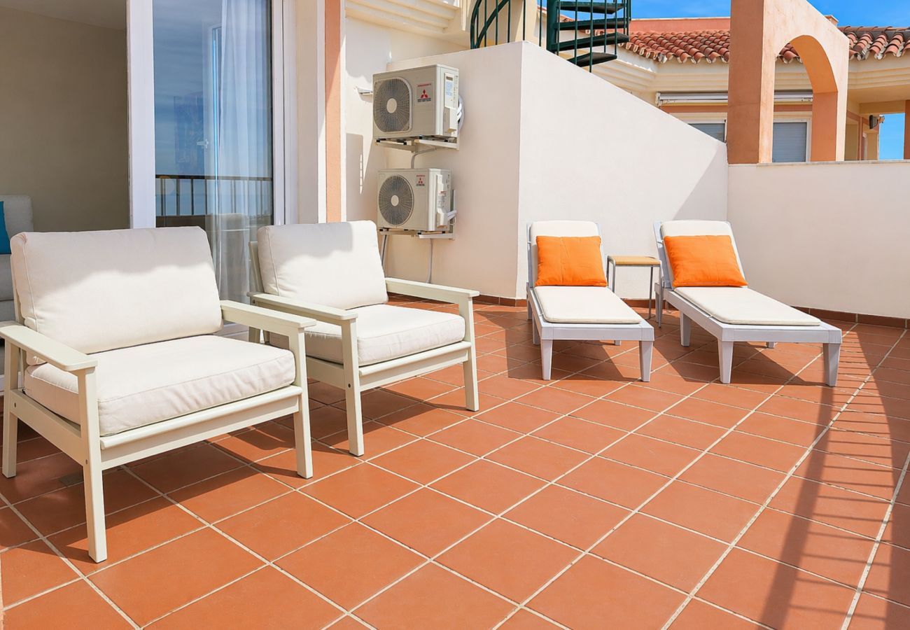 Apartamento en Mijas Costa - Amplio ático de 2 dormitorios con vistas al mar.