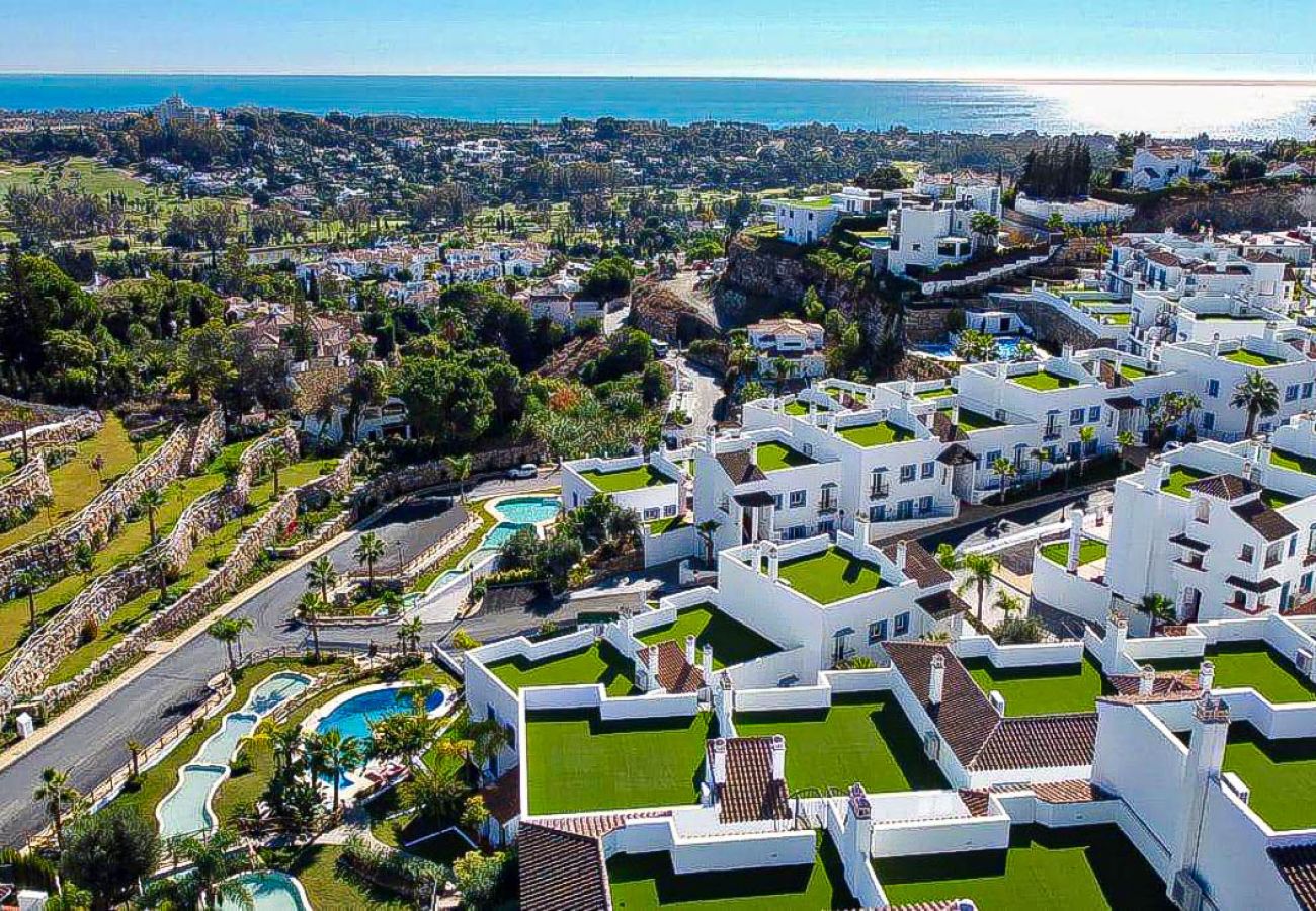 Apartamento en Benahavís - Pueblo Paraiso Apt, 6 piscinas, gym y spa