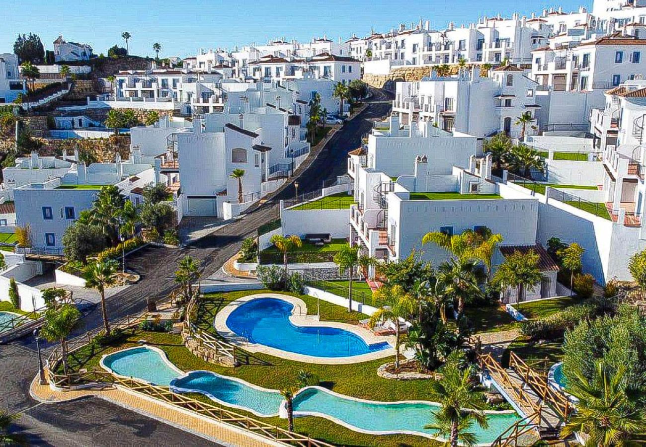Apartamento en Benahavís - Pueblo Paraiso Apt, 6 piscinas, gym y spa