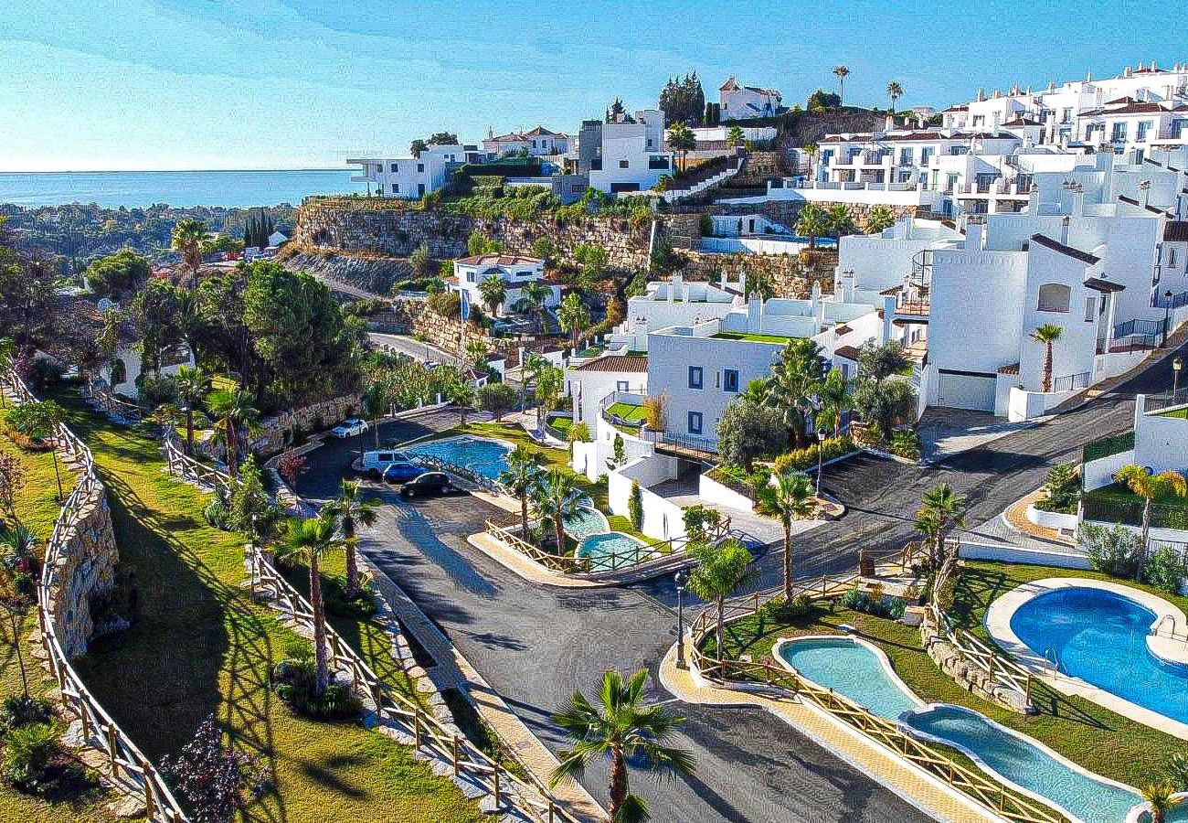 Apartamento en Benahavís - Pueblo Paraiso Apt, 6 piscinas, gym y spa