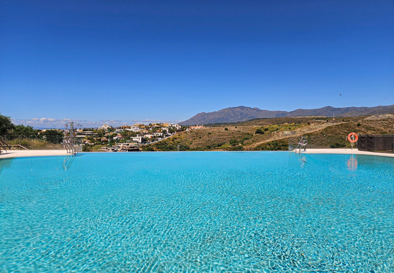 Apartamento en Benahavís - Pueblo Paraiso Apt, 6 piscinas, gym y spa