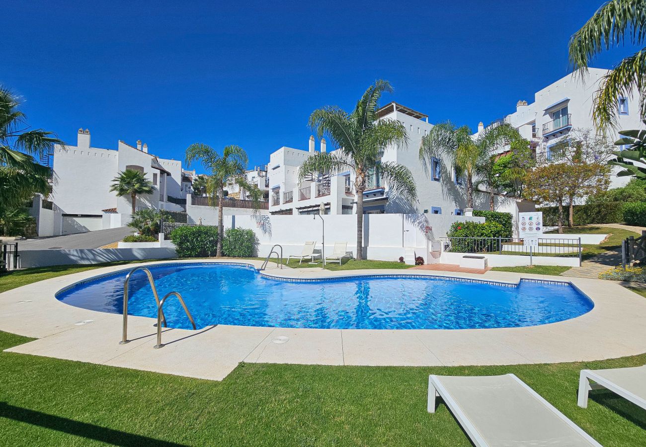 Apartamento en Benahavís - Pueblo Paraiso Apt, 6 piscinas, gym y spa