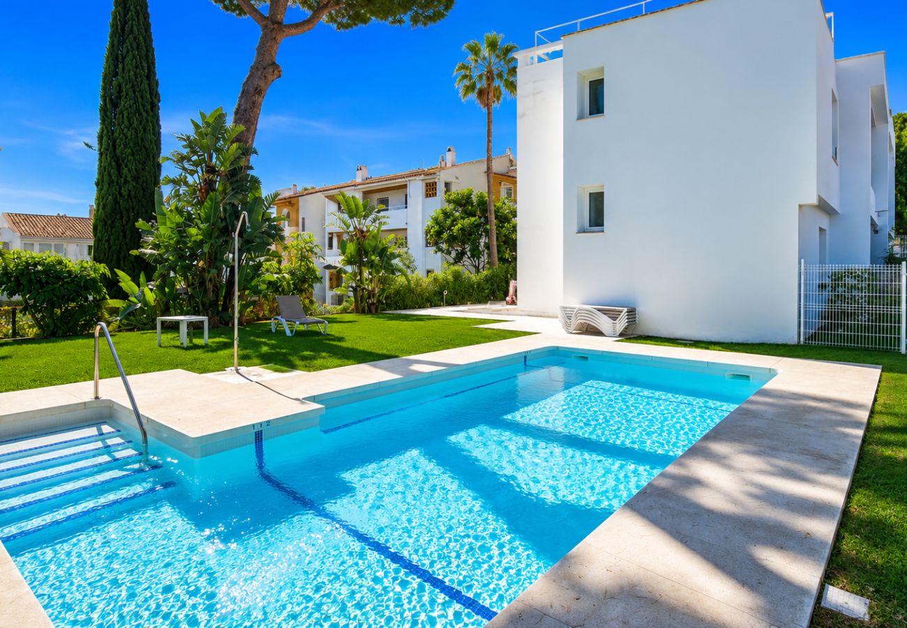 Apartamento en Mijas Costa - Apartamento con jardín de un dormitorio, Calahonda