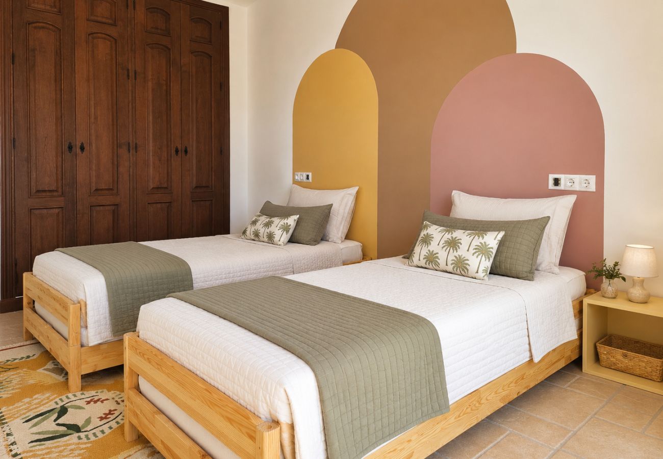 Villa en Mijas Costa - Villa rural de cuatro dormitorios y piscina privada.