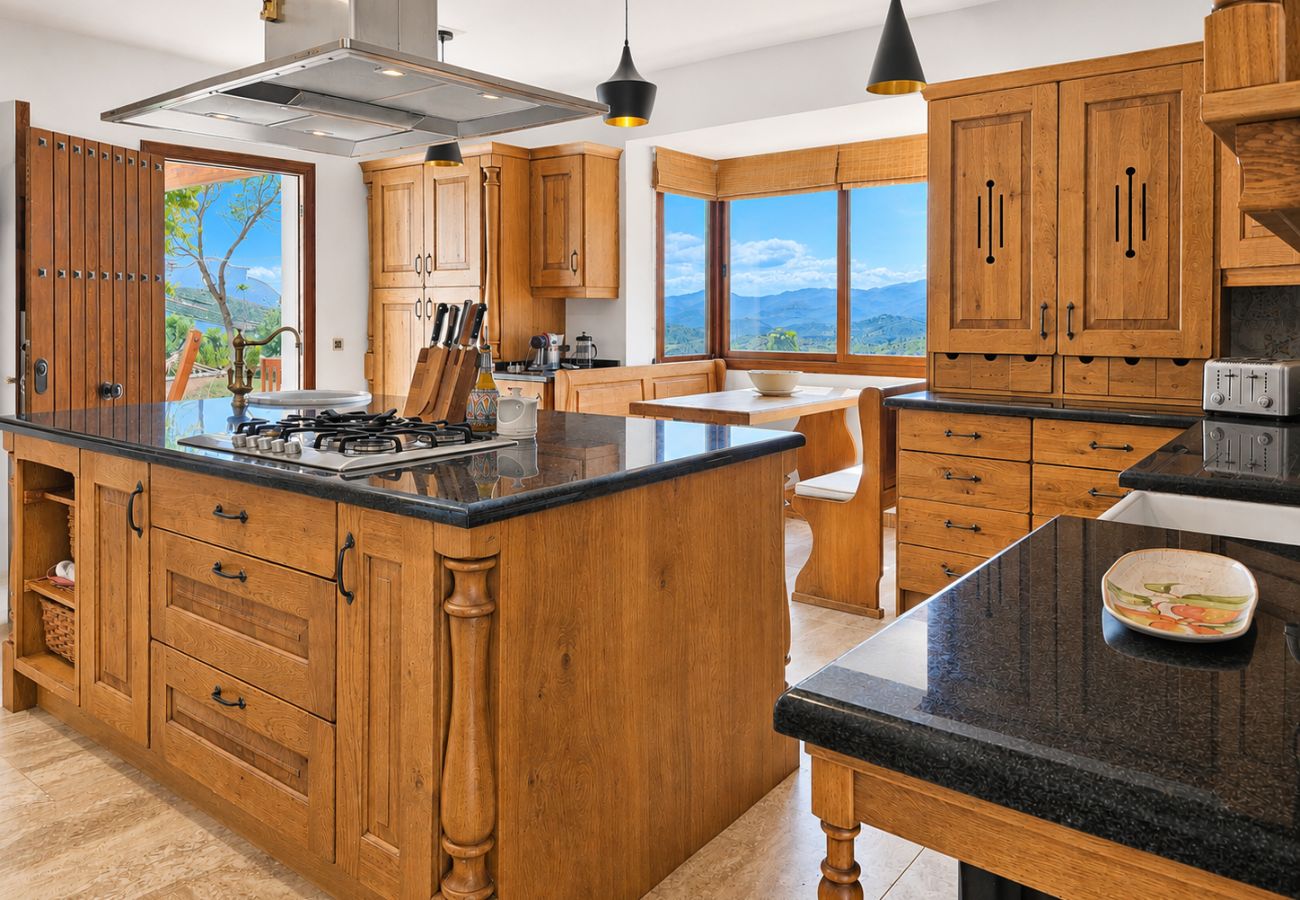 Villa en Mijas Costa - Villa rural de cuatro dormitorios y piscina privada.