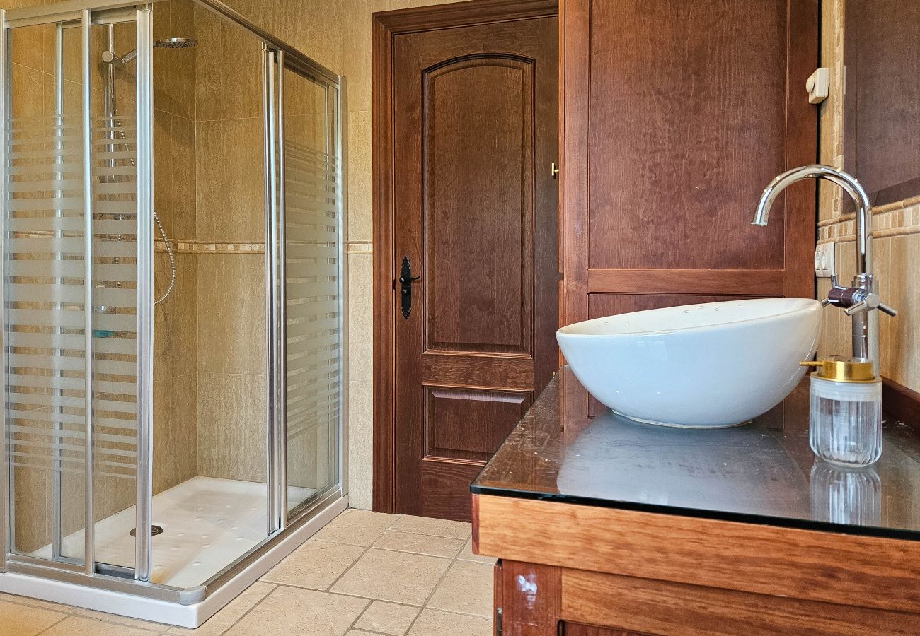 Villa en Mijas Costa - Villa rural de cuatro dormitorios y piscina privada.