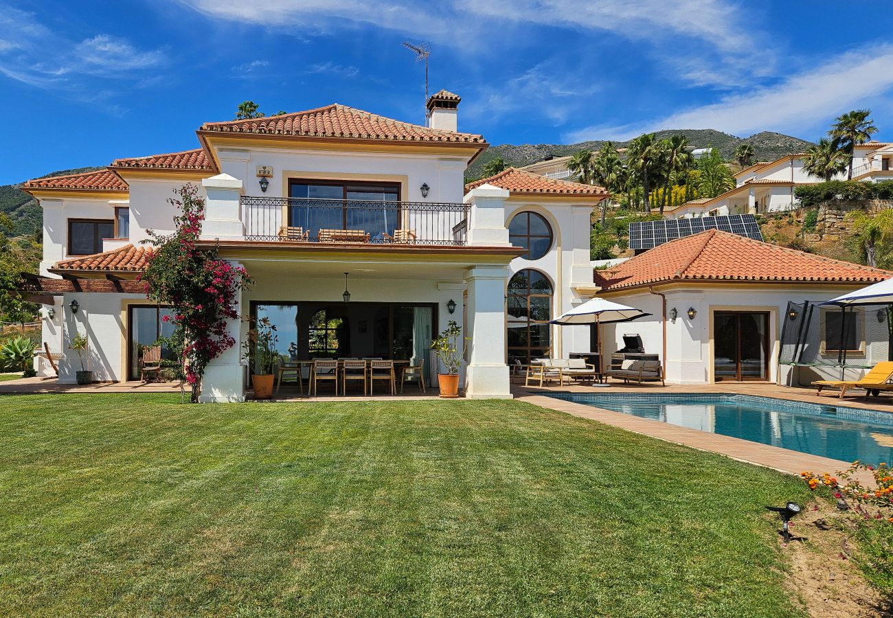 Villa en Mijas Costa - Villa rural de cuatro dormitorios y piscina privada.