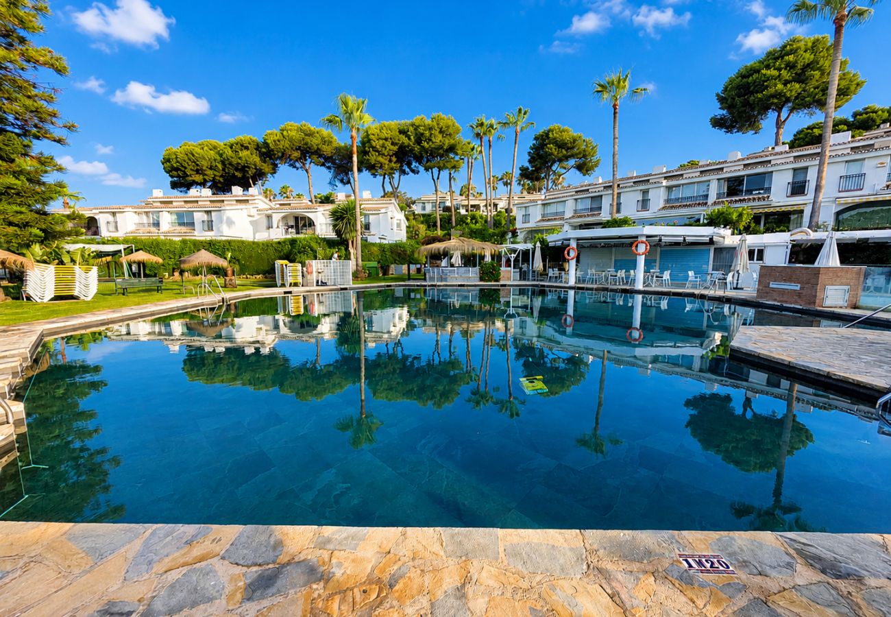 Apartamento en Mijas Costa - Apartamento con jardín en Pueblo Miraflores