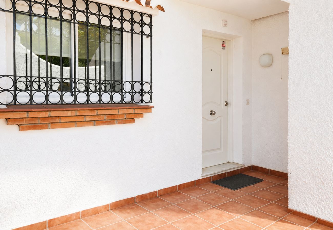 Apartamento en Mijas Costa - Apartamento con jardín en Pueblo Miraflores