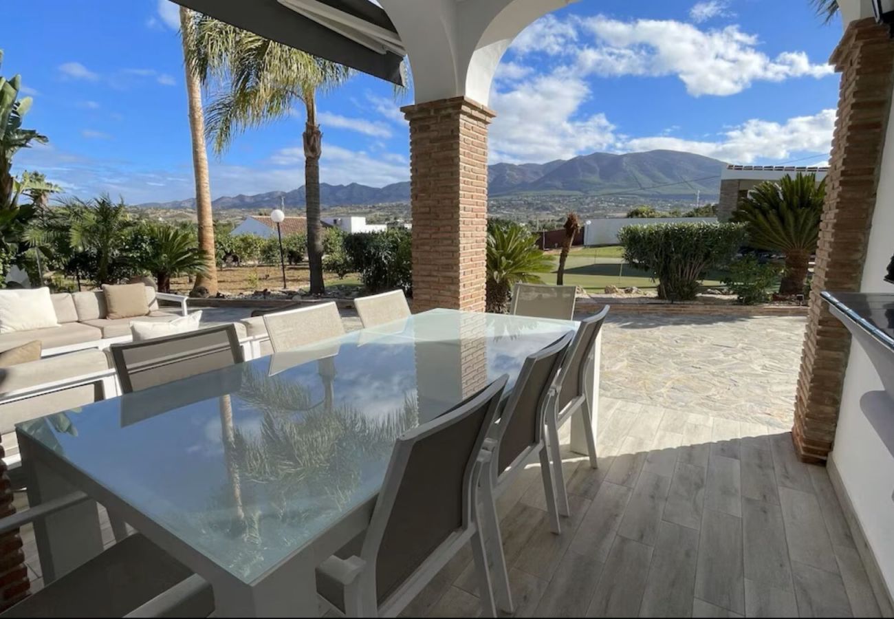 Villa en Alhaurín el Grande - Villa de cuatro dormitorios con piscina privada, Alhaurín el Grande