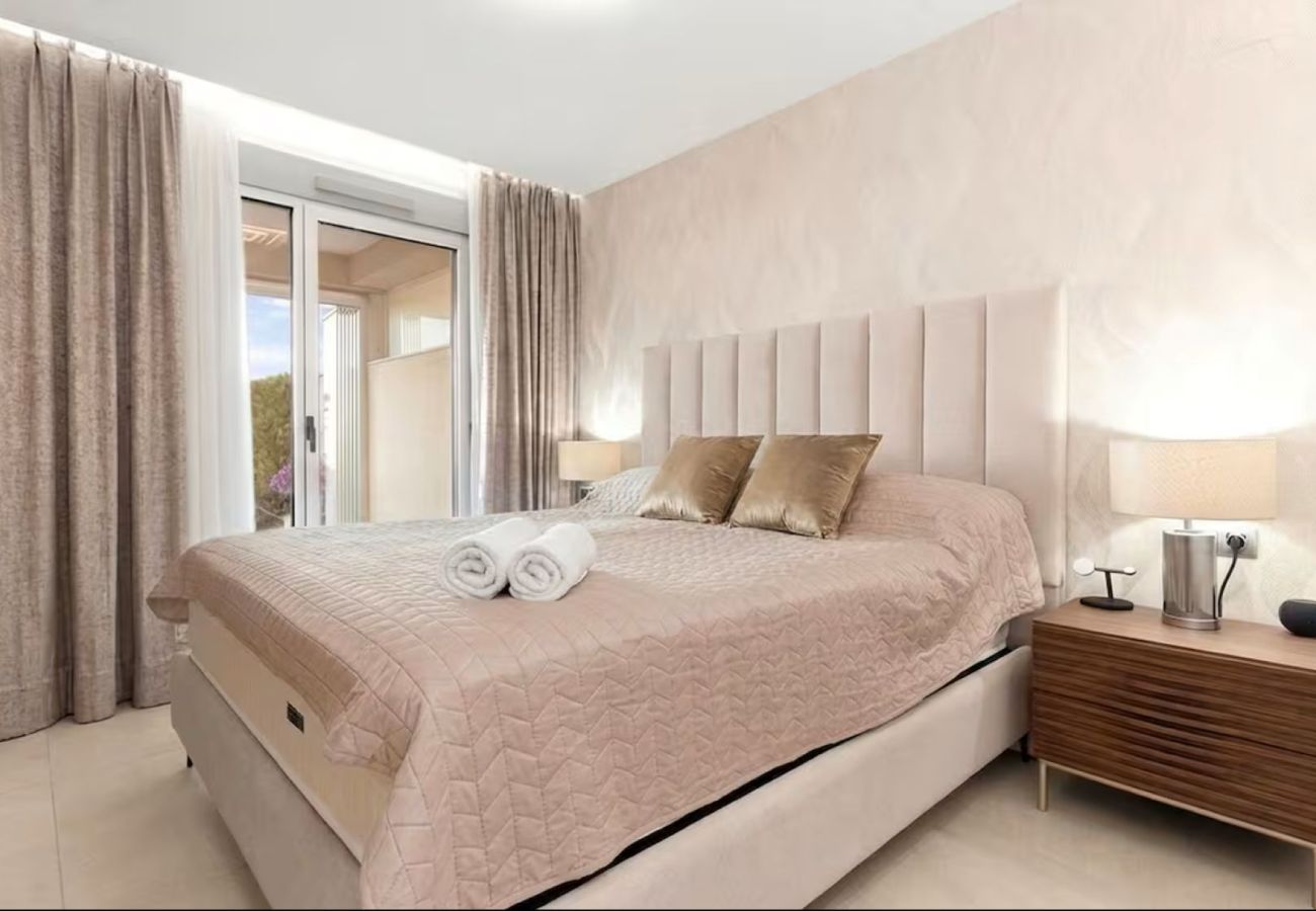 Apartamento en La Cala de Mijas - Apartamento en planta baja con jardín y dos dormitorios