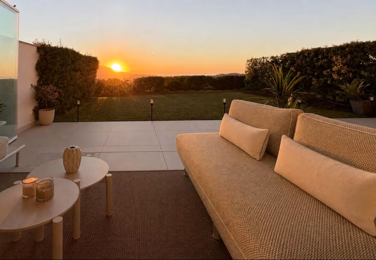 Apartamento en La Cala de Mijas - Apartamento en planta baja con jardín y dos dormitorios