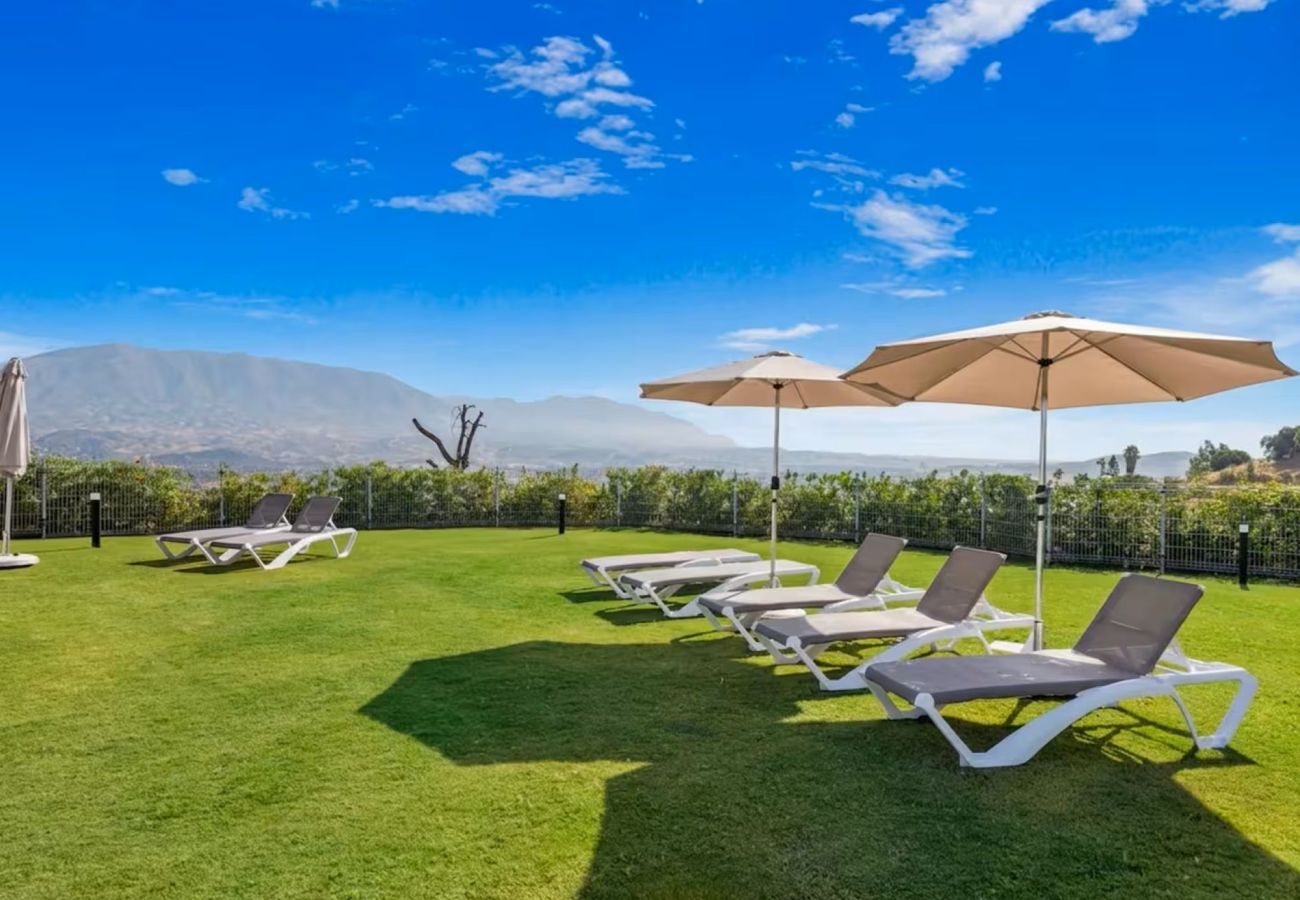 Apartamento en La Cala de Mijas - Apartamento en planta baja con jardín y dos dormitorios