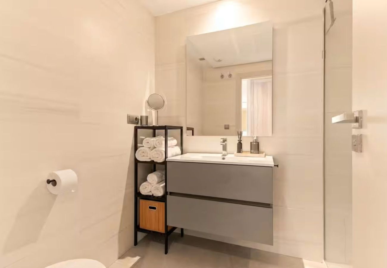 Apartamento en La Cala de Mijas - Apartamento en planta baja con jardín y dos dormitorios