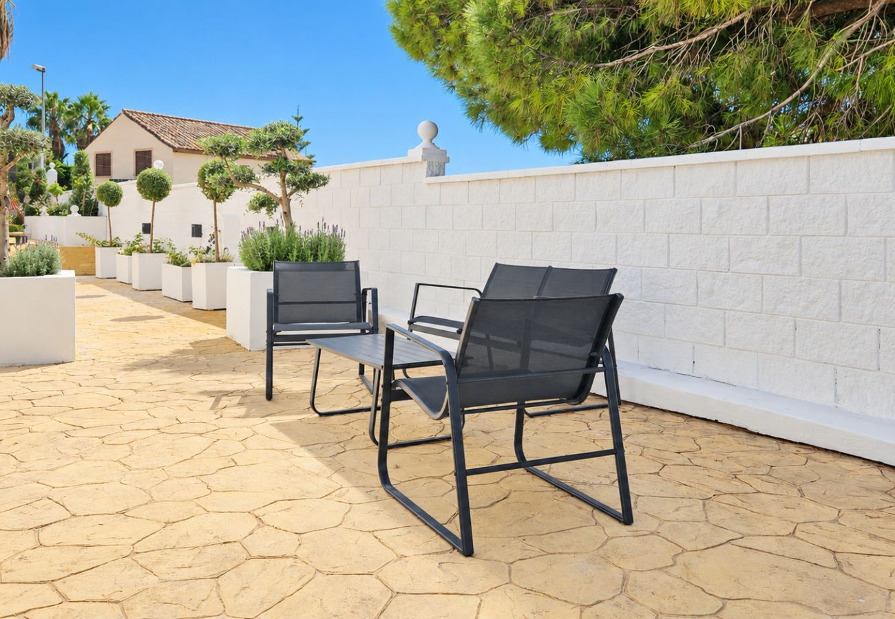 Villa en Marbella - Amplia villa con piscina privada y vistas al mar
