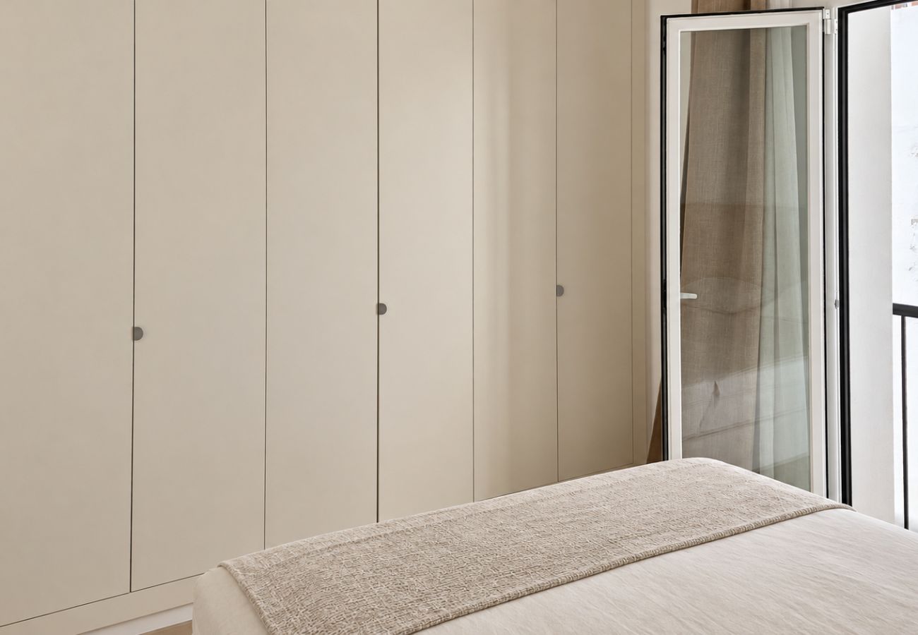Apartamento en Benahavís - Pueblo Paraíso, vistas al mar,6 piscinas, gym y spa