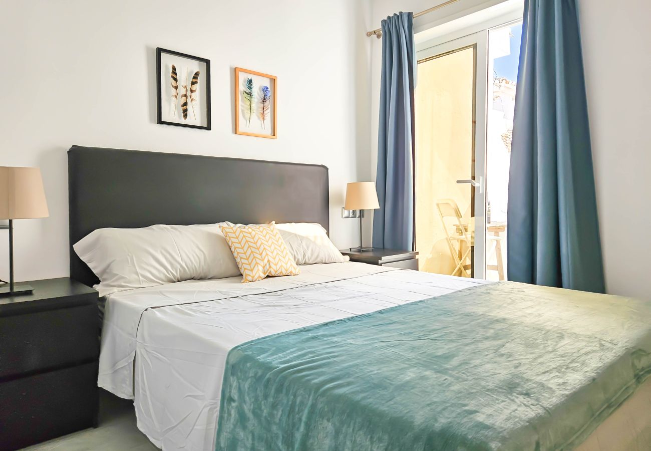 House in La Cala de Mijas - 3 Bed Townhouse roof terrace 100m to the beach