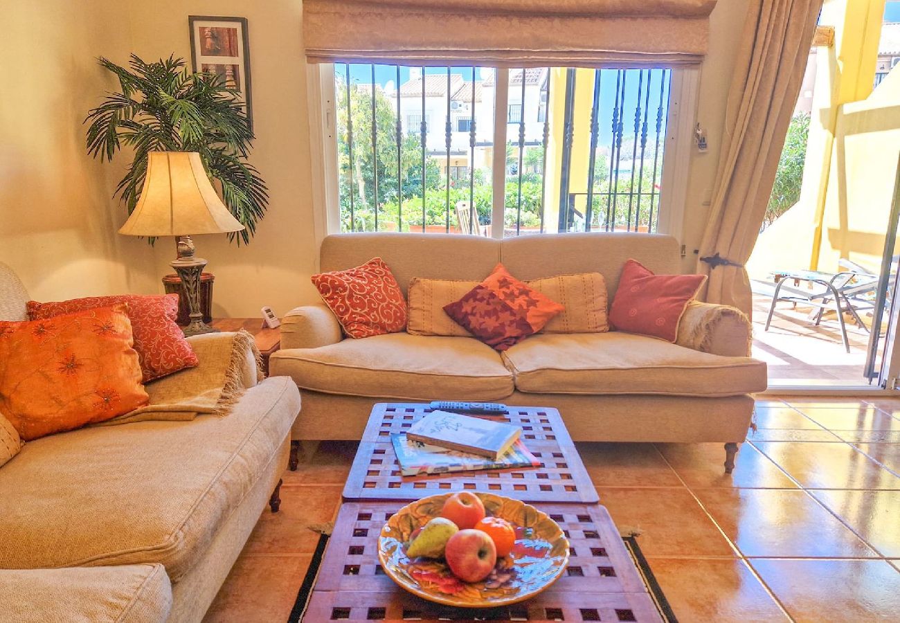 Terraced House in Mijas Costa - 3 bed in Los Jarales Calahonda close to the beach