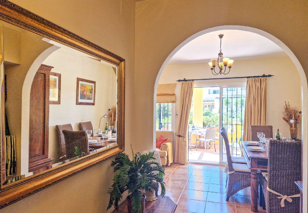 Terraced House in Mijas Costa - 3 bed in Los Jarales Calahonda close to the beach